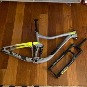 Mountain Bike Frame + fork (Giant trance 2 + Fox 34 rhythm)
